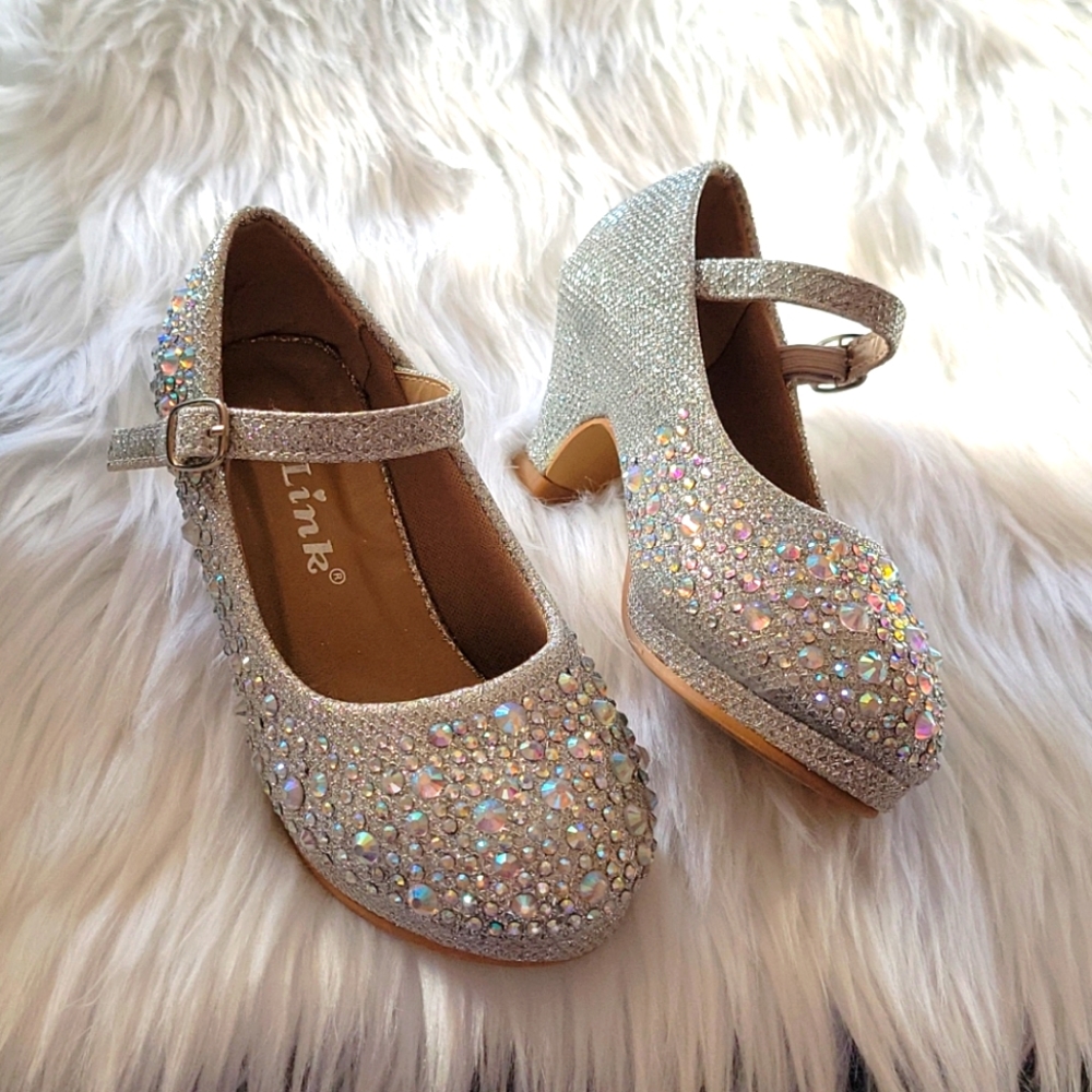 Pricess short heel shoes